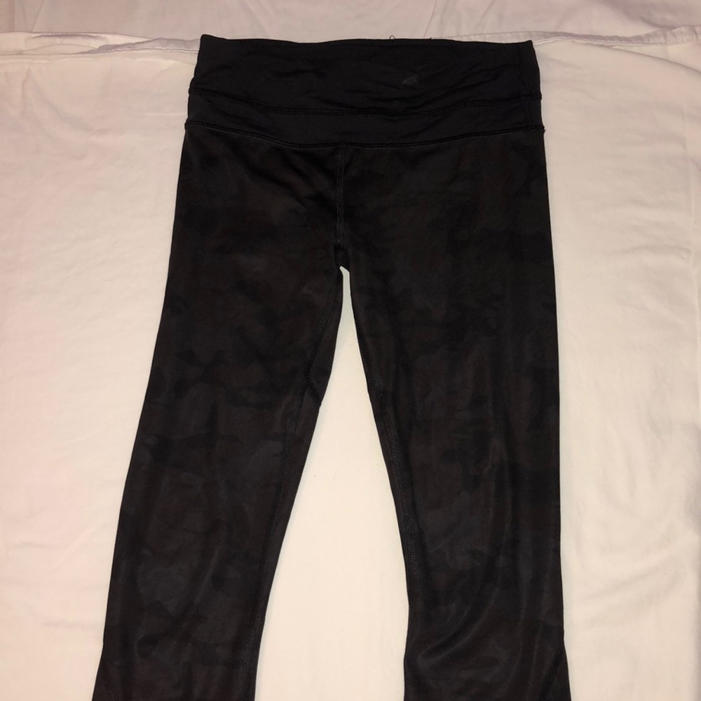 Lulu Lemon Camo Cropped Leggings